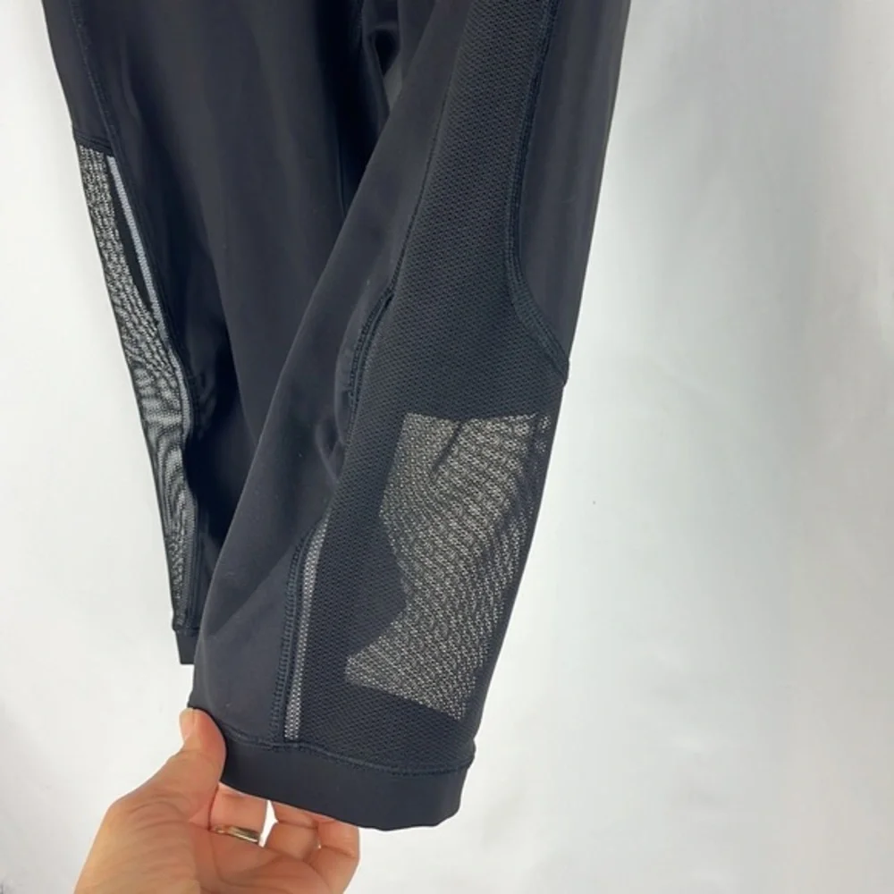 Lululemon Athletica Gear Up Black Mesh Crop Capris Leggings Size 8 - Excellent‎